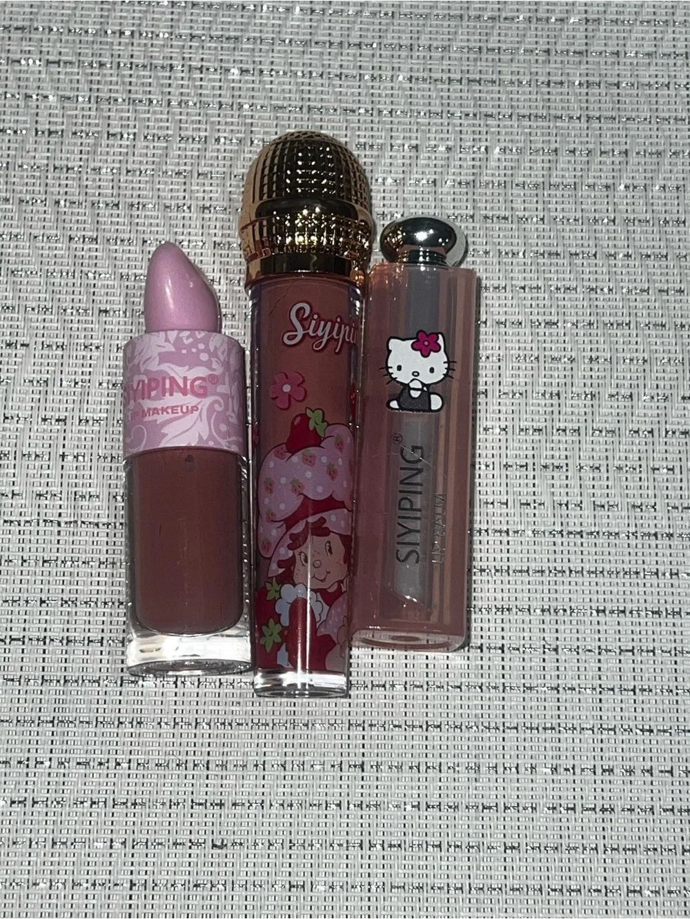 🍓 Siyiping Character Lip Bundle – Strawberry Shortcake & Hello Kitty ✨